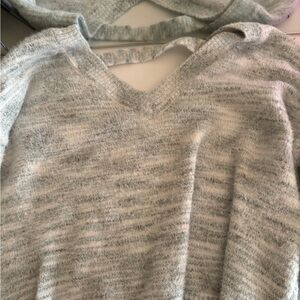 Jessica Simpson Gray V-Neck Sweater Cozy Knit